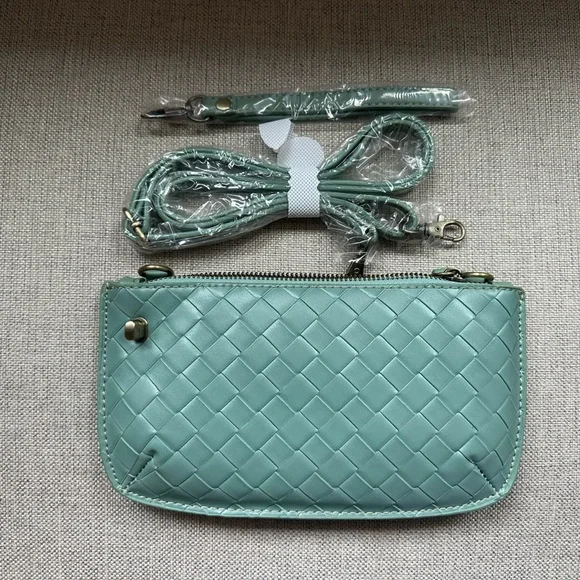 Joy Susan Woven Green Clutch - Picture 3 of 3